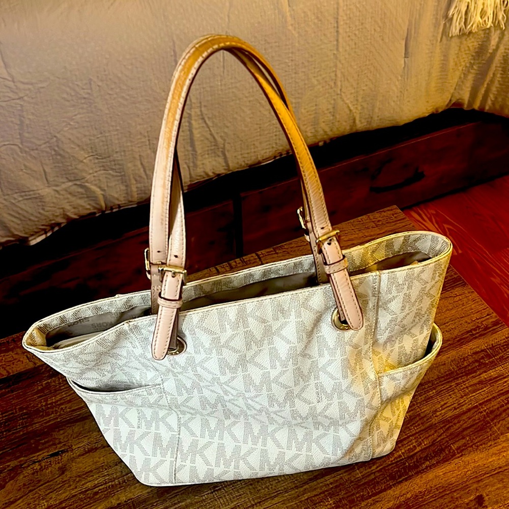 Michael Kors White Tan Monogram Jet Set Tote Bag Purse Gold Hardware LIKE NEW